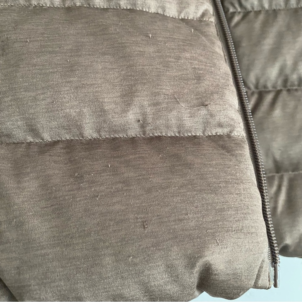 Uniqlo Brown Quilted Puffer Vest with Detachable Hood and Side Zip Pockets Sz M - Picture 3 of 7